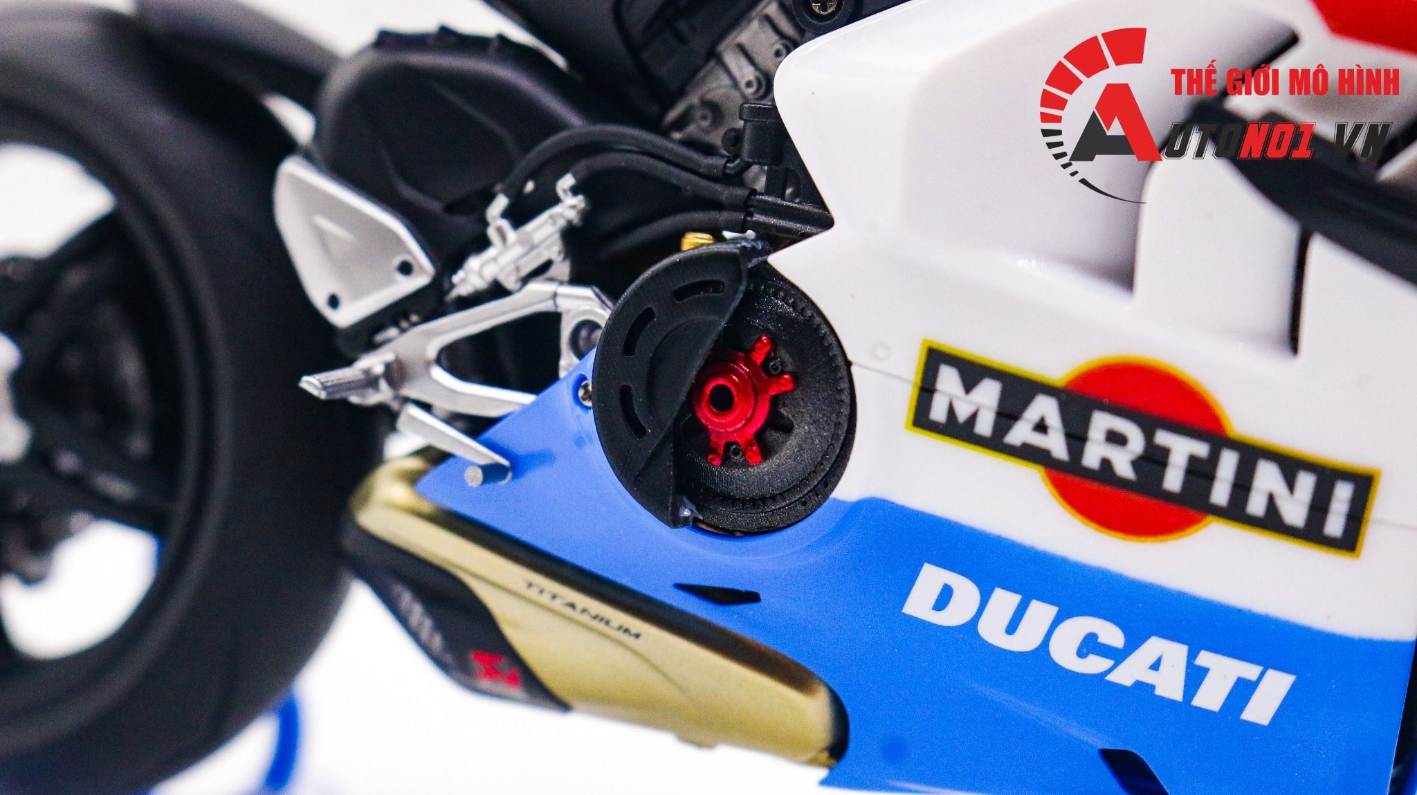  Mô hình xe cao cấp Ducati Panigales V4 Martini độ nồi khô tỉ lệ 1:12 Tamiya D234G 