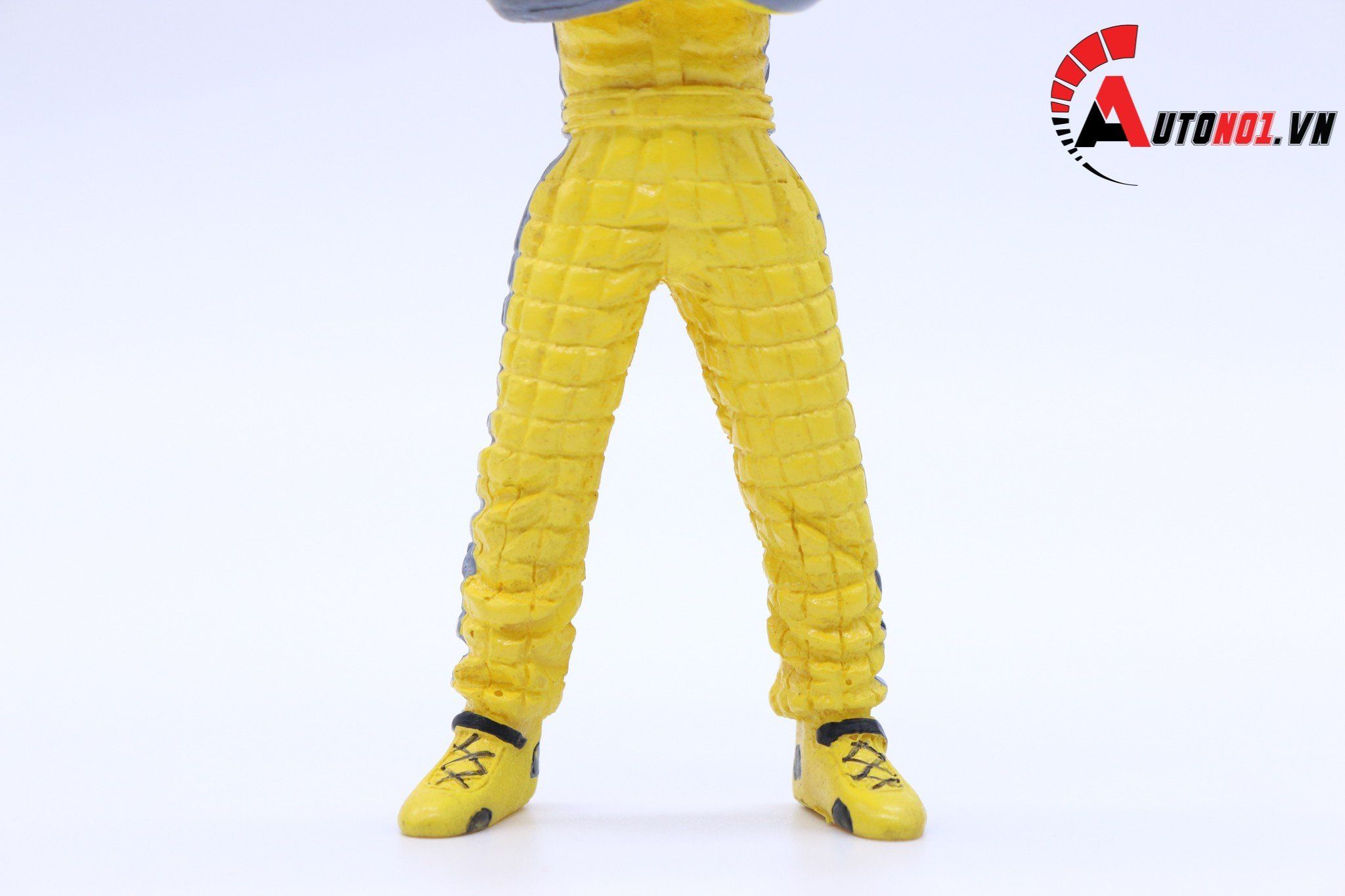  AUTONO1 STIG FIGURE YELLOW 1:18 1131 