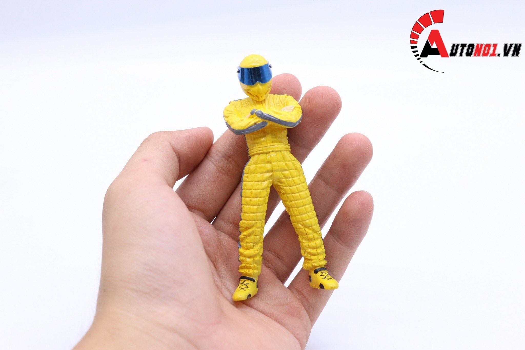  AUTONO1 STIG FIGURE YELLOW 1:18 1131 