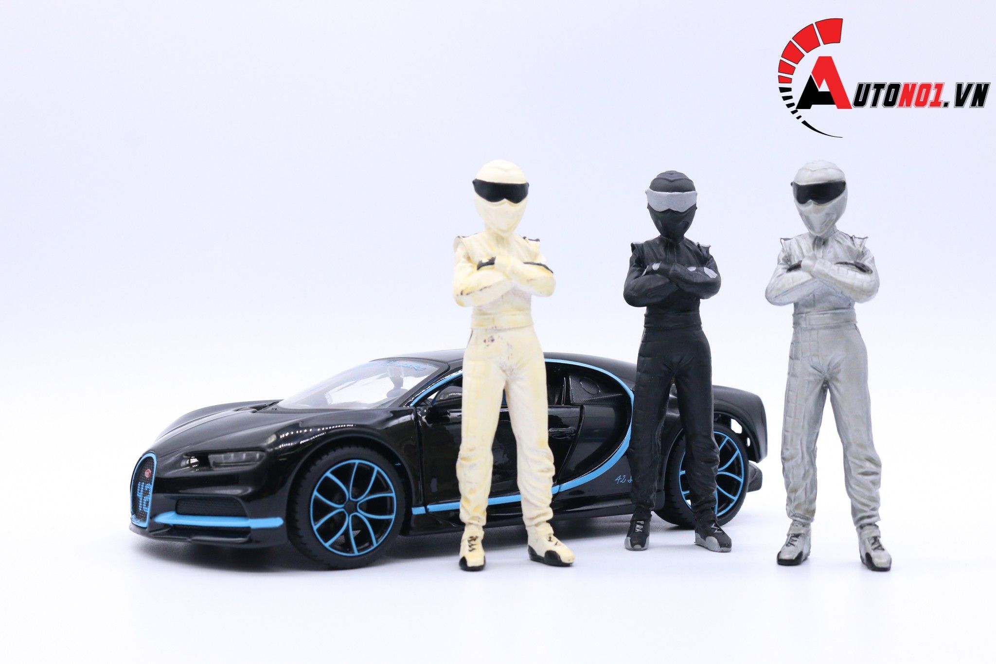  STIG KHOANH TAY TRƯNG BÀY VỚI XE 1:18 AUTONO1 1601 