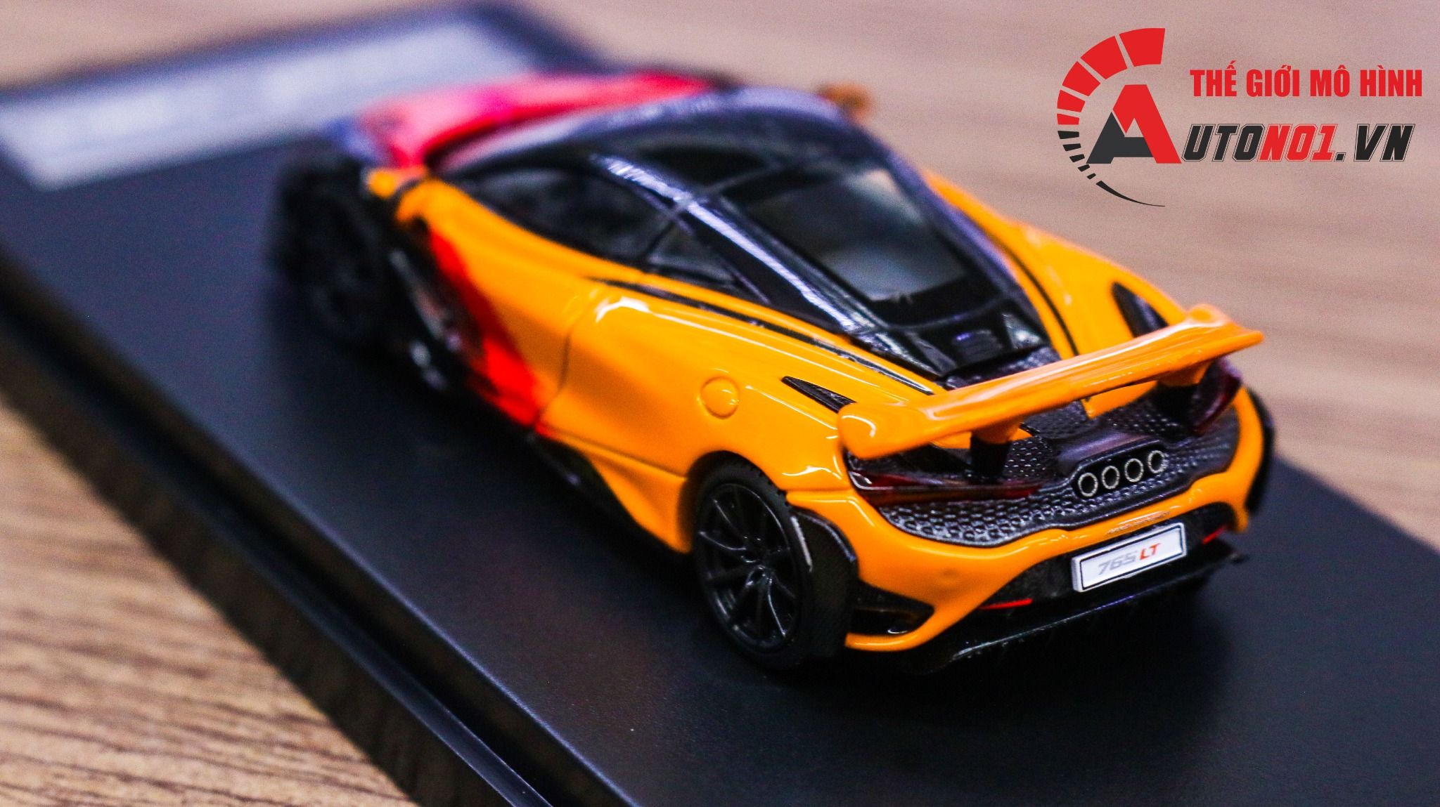  Mô hình Mclaren 765LT tỉ lệ 1:64 LCD Model 