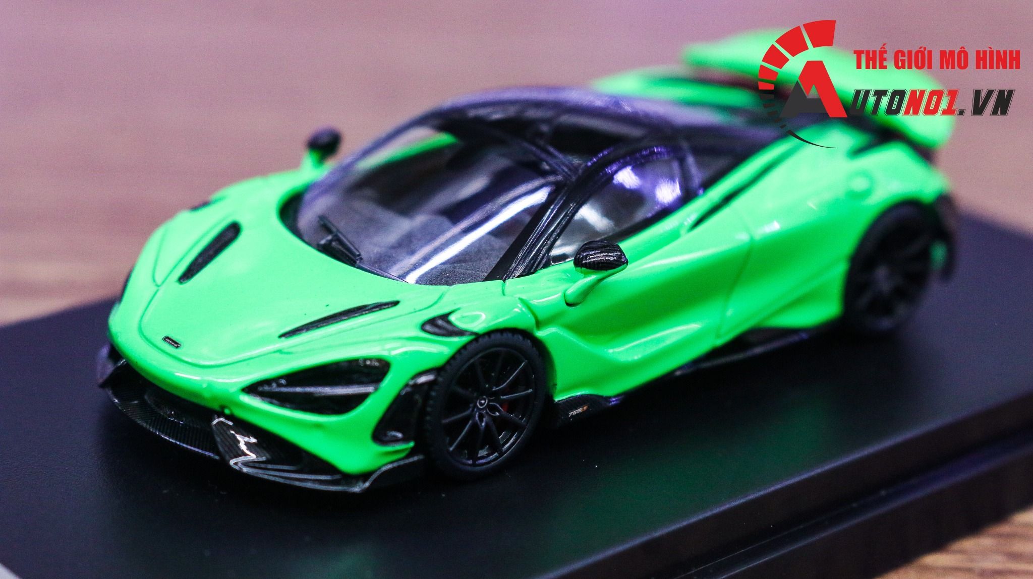  Mô hình Mclaren 765LT tỉ lệ 1:64 LCD Model 