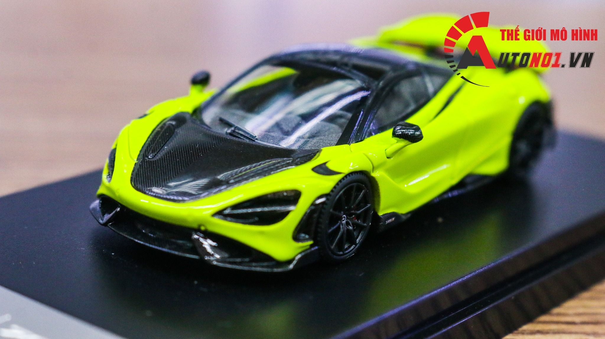  Mô hình Mclaren 765LT tỉ lệ 1:64 LCD Model 