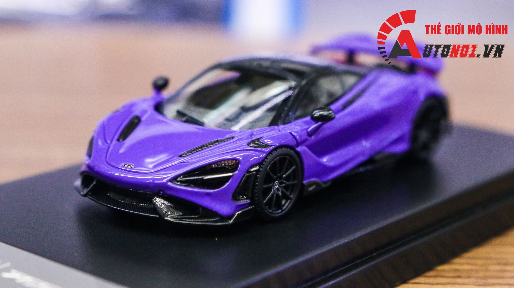  Mô hình Mclaren 765LT tỉ lệ 1:64 LCD Model 