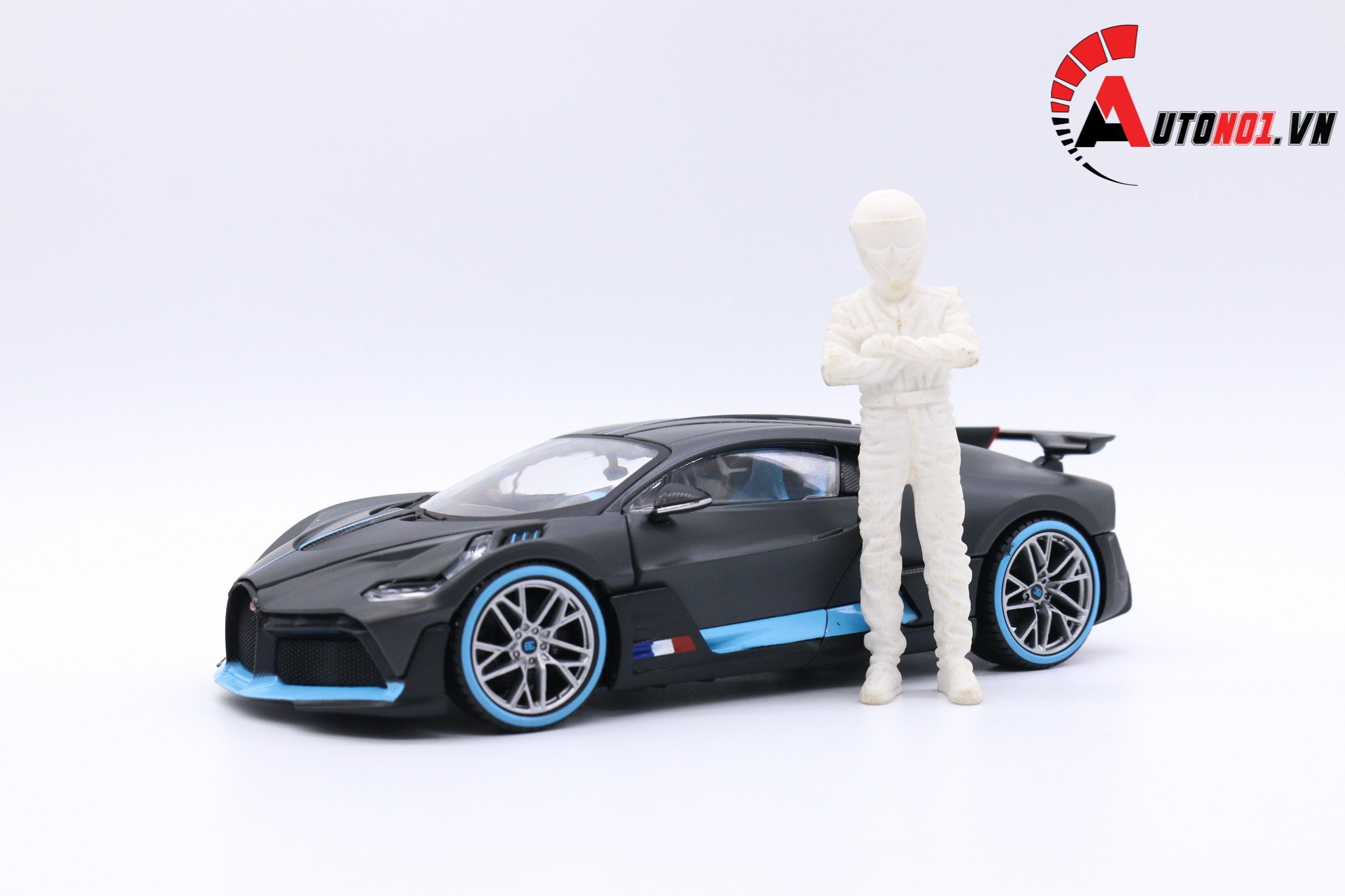 AUTONO1 STIG FIGURE 1:18 1141