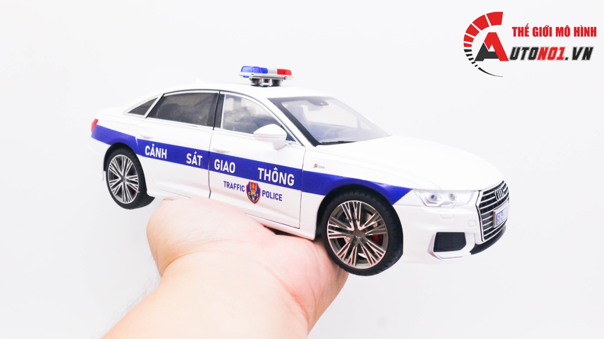  Mô hình xe ô tô độ CSGT Audi A6L full open tỉ lệ 1:18 Alloy Model Autono1 OT182 