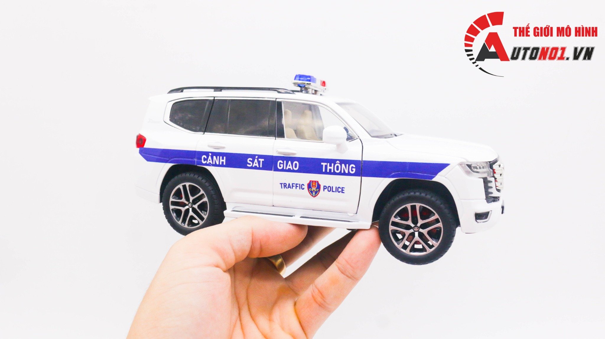  Mô hình xe ô tô độ CSGT Toyota Land Cruiser 2022 LC300 full open full kính tỉ lệ 1:24 Hengteng Autono1 OT184 