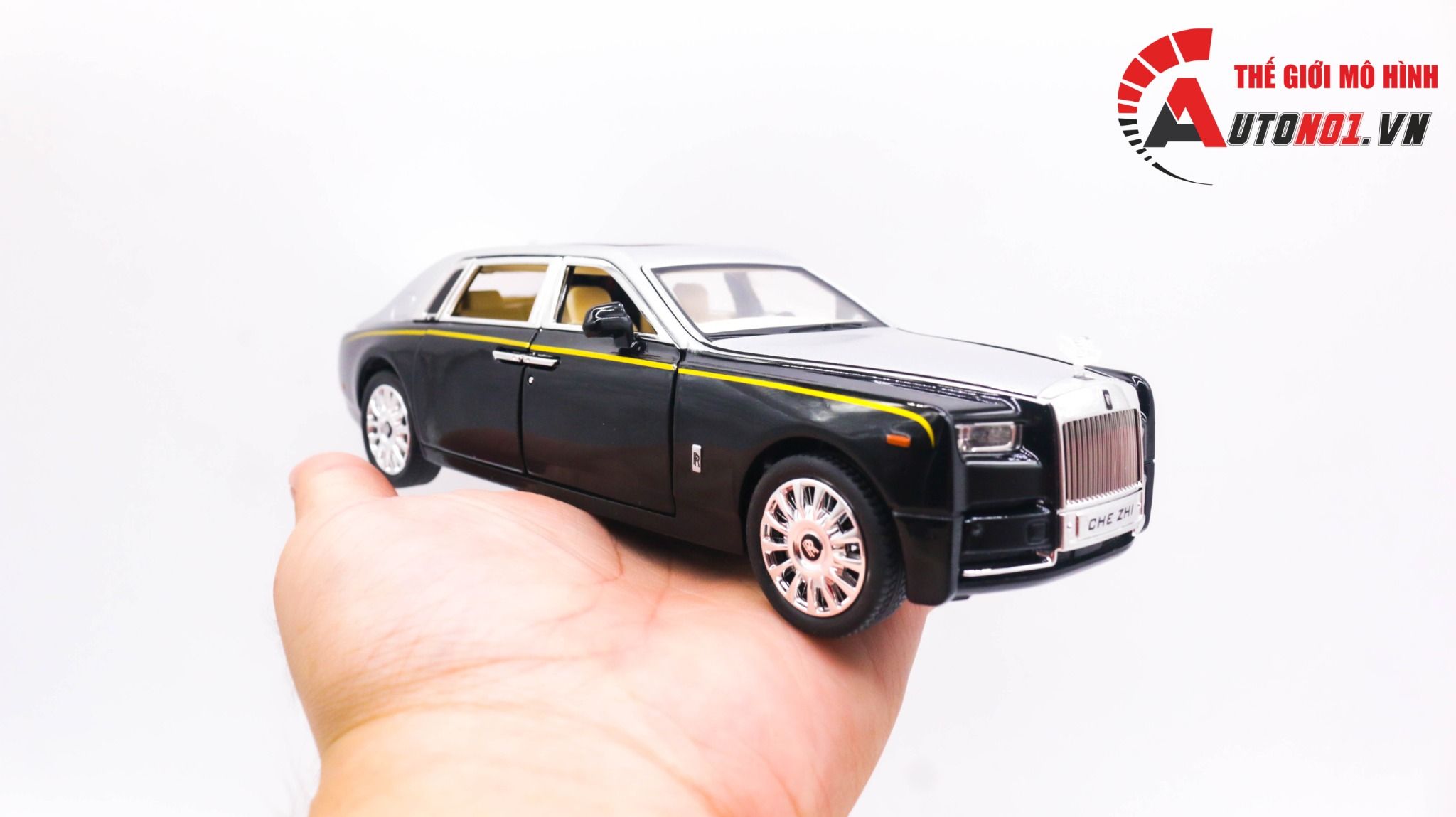  Mô hình xe Rolls Royce Phantom Trần Xe Bầu Trời Sao full open 1:24 Chezhi OT408 