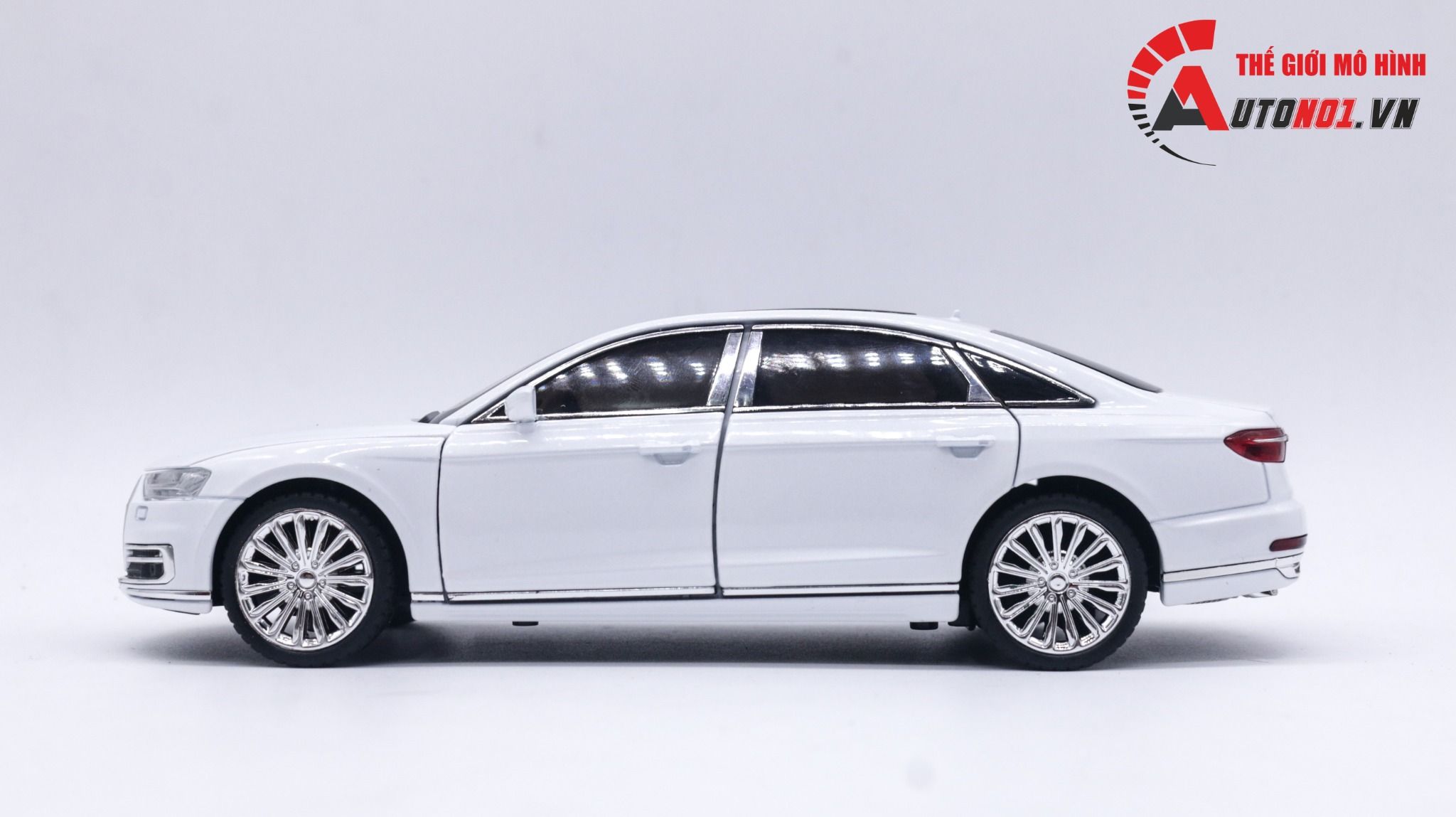  Mô hình xe siêu sang Audi A8 full open có còi đánh lái được hộp xốp 1:24 Che zhi OT173 