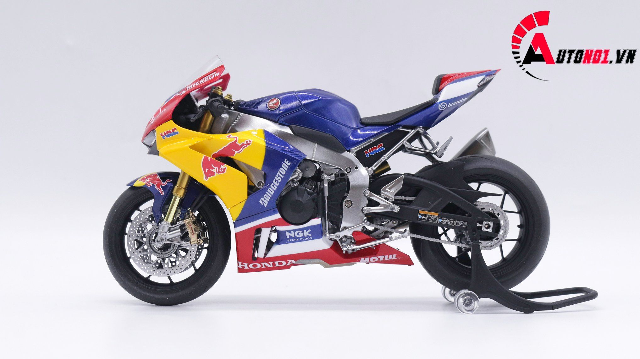  Mô hình xe cao cấpCbr 1000rr Fireblade Sp Redbull Version 1:12 Tamiya D173 