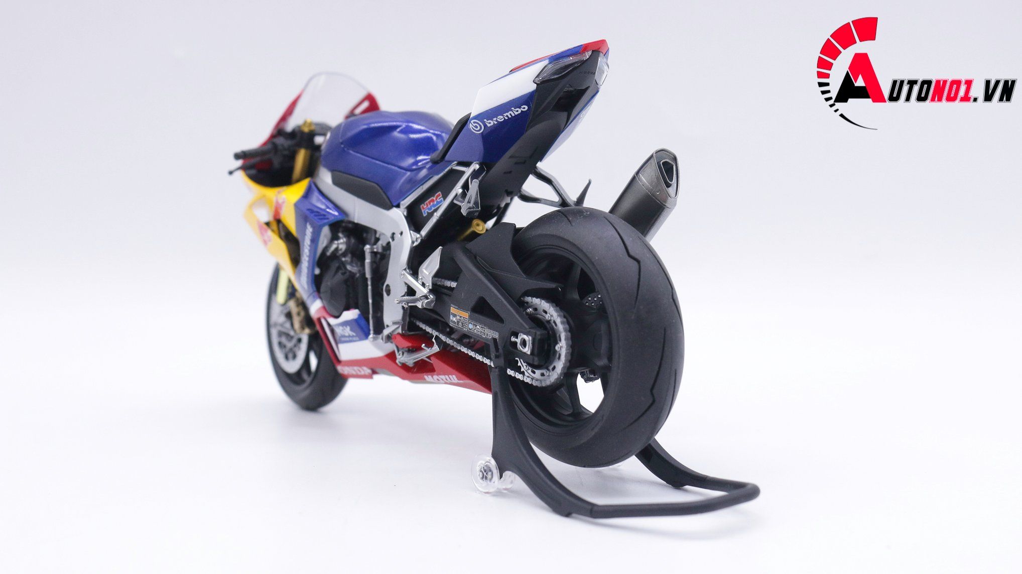  Mô hình xe cao cấpCbr 1000rr Fireblade Sp Redbull Version 1:12 Tamiya D173 