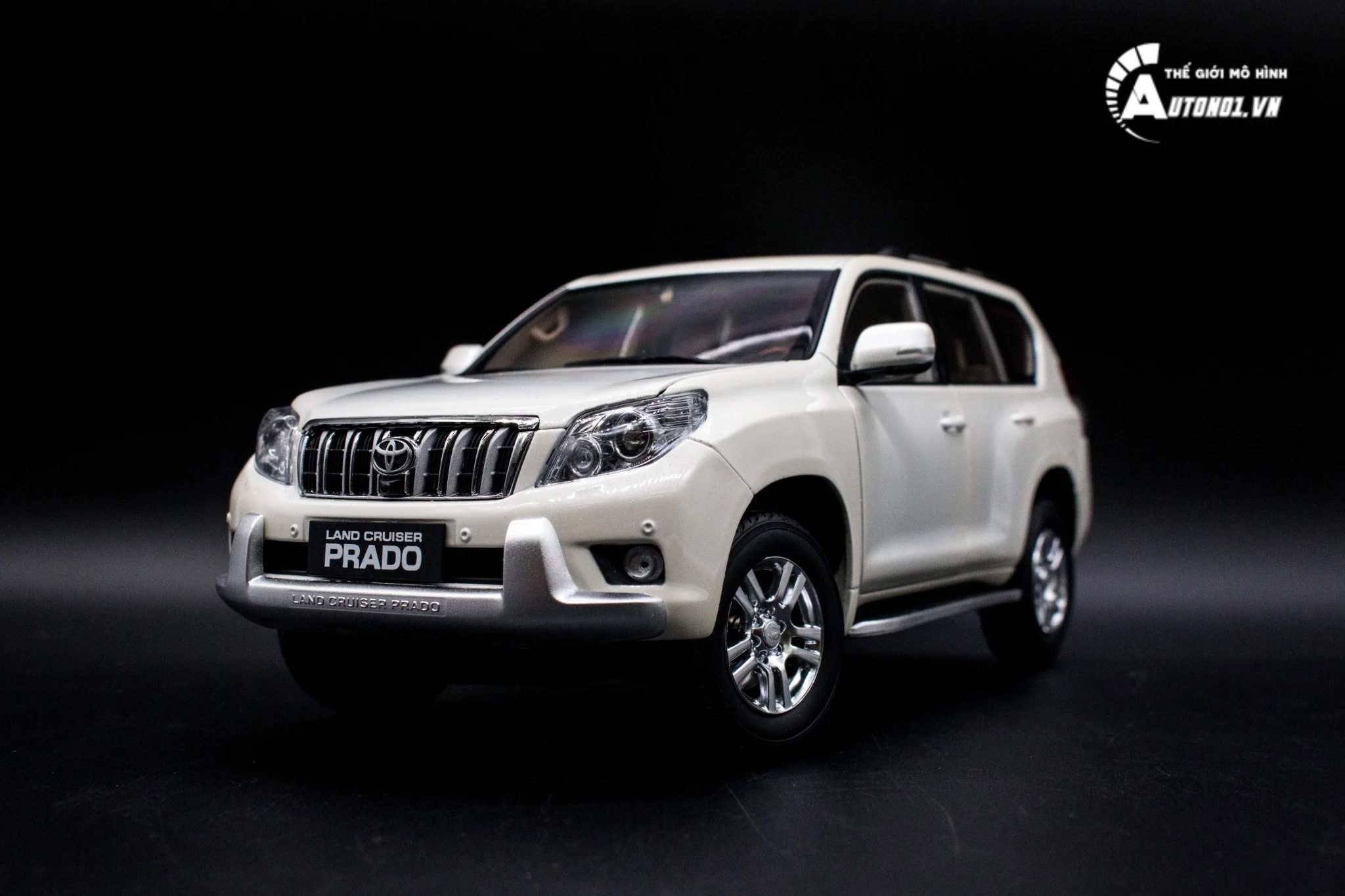 MÔ HÌNH TOYOTA LAND CRUISER PRADO LC150 1:18 PAUDI 5156