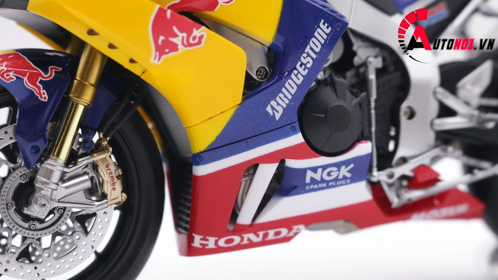 MÔ HÌNH XE HONDA CBR 1000RR FIREBLADE SP REDBULL VERSION 1:12 TAMIYA D173