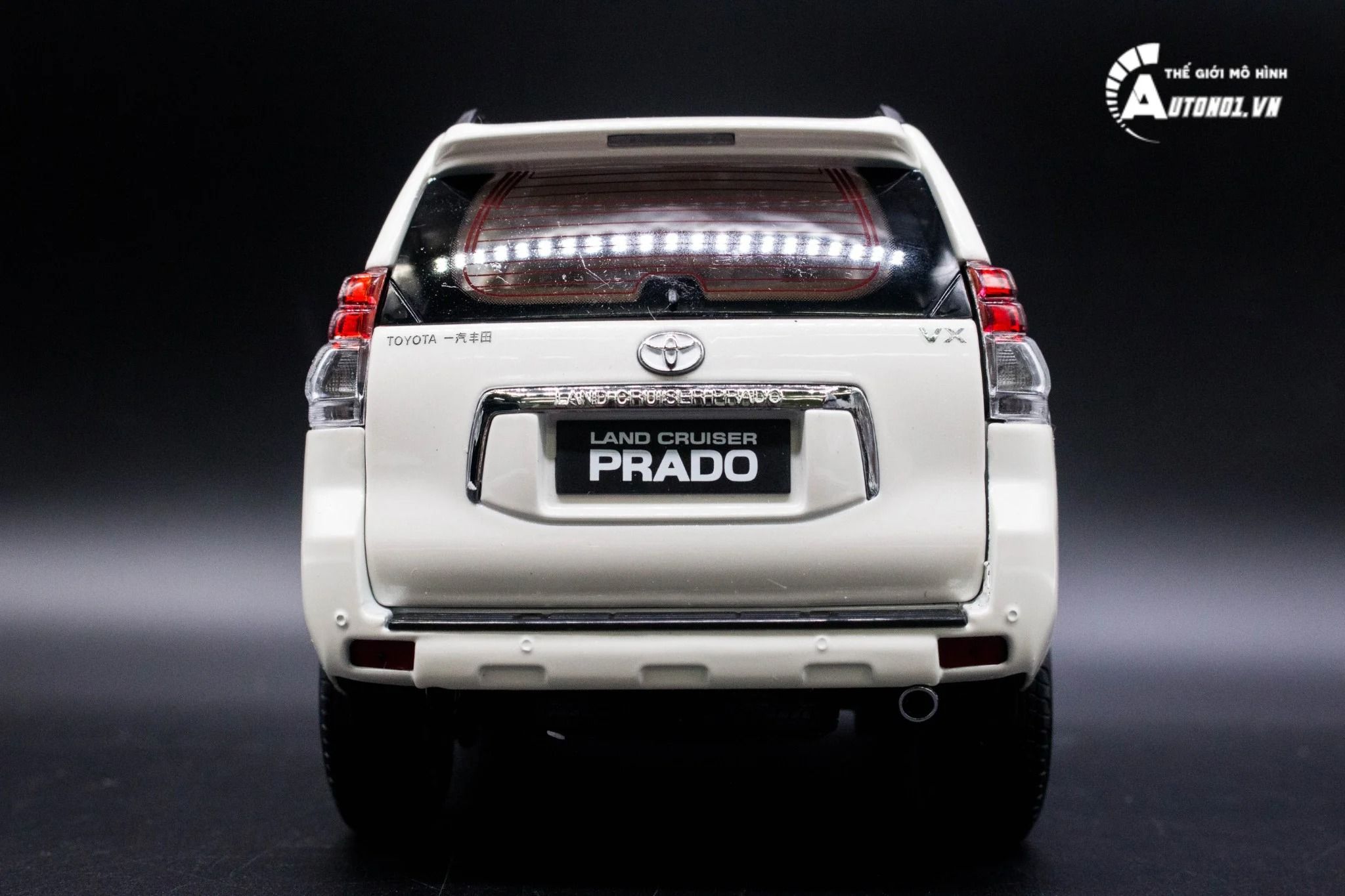 MÔ HÌNH TOYOTA LAND CRUISER PRADO LC150 1:18 PAUDI 5156