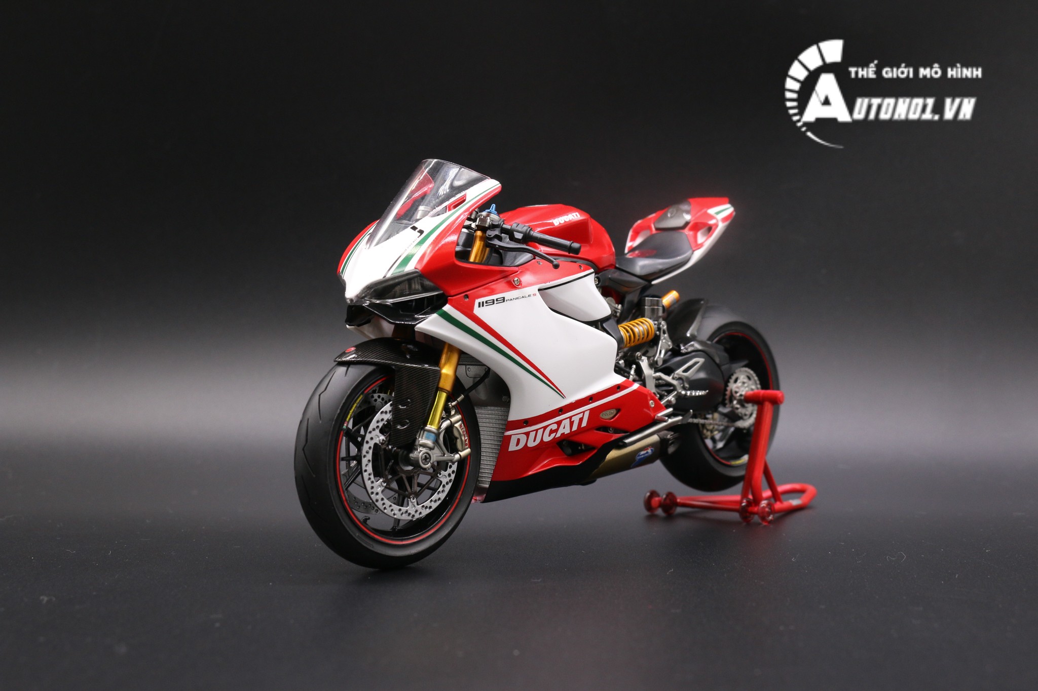 MÔ HÌNH DUCATI 1199 PANIGALE S TRICOLORE CARBON LÊN NỒI KHÔ 1:12 TAMIYA D069