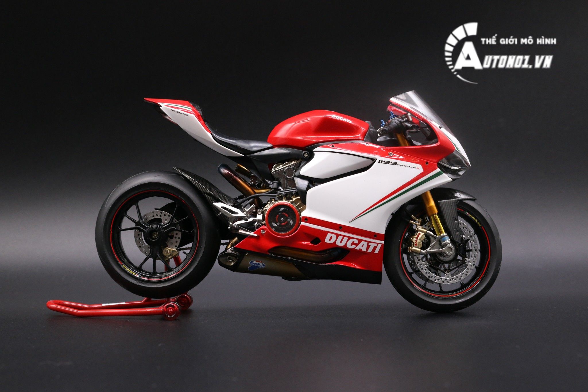  Mô hình xe Ducati 1199 Panigale S Tricolore Carbon Lên Nồi Khô 1:12 Tamiya D069 