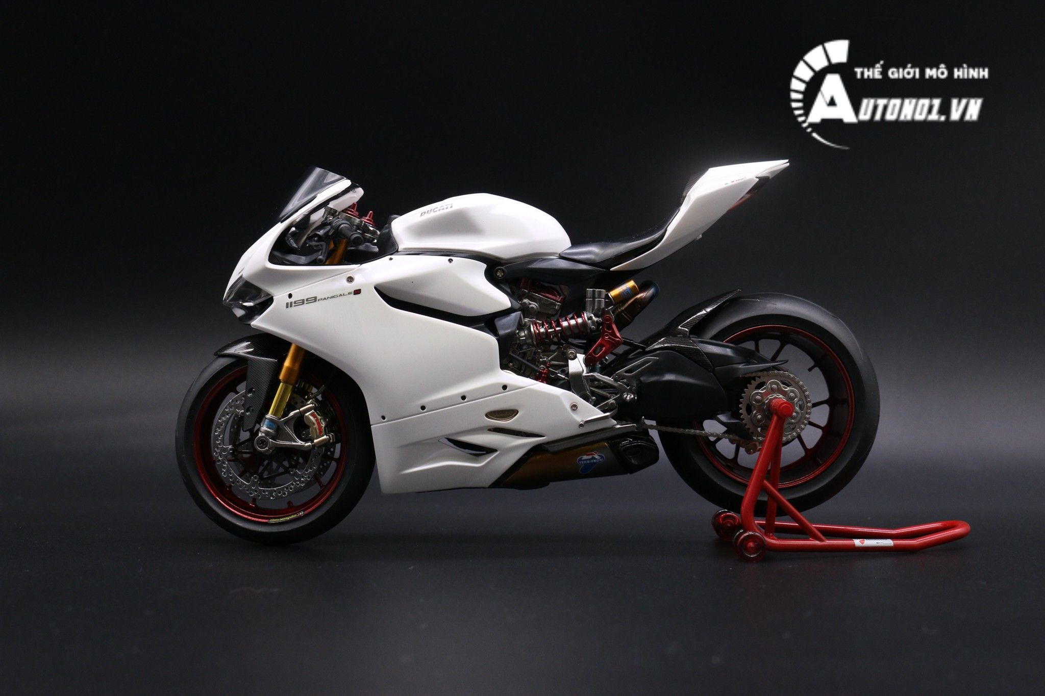  Mô hình xe cao cấp Ducati 1199 Panigale White Pearl Carbon 1:12 Tamiya D059 