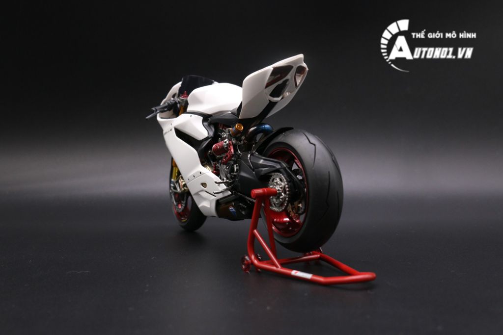 MÔ HÌNH SIÊU XE DUCATI 1199 PANIGALE WHITE PEARL CARBON LÊN NỒI KHÔ 1:12 TAMIYA D068