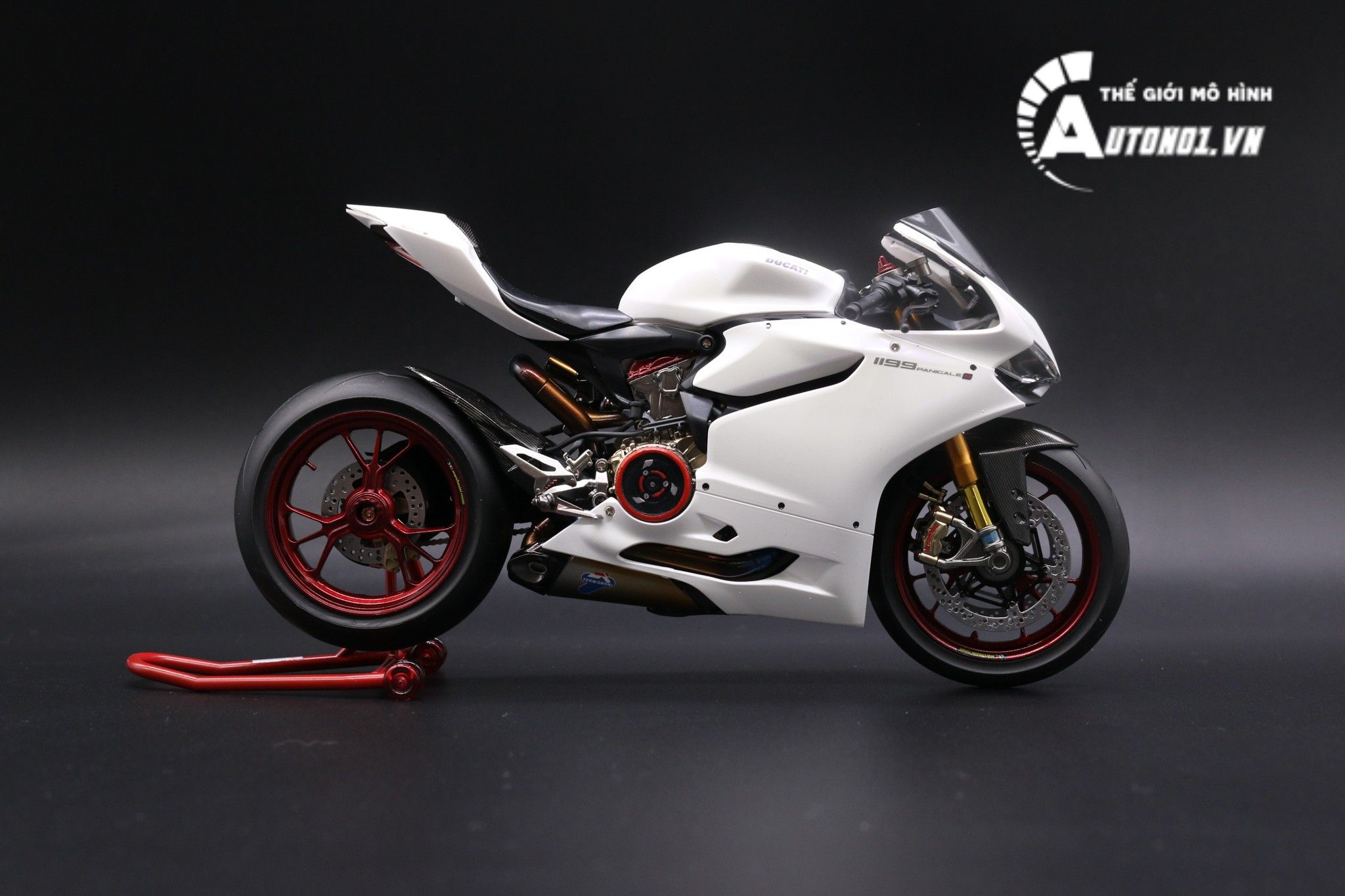  Mô hình xe cao cấp Ducati 1199 Panigale White Pearl Carbon 1:12 Tamiya D059 