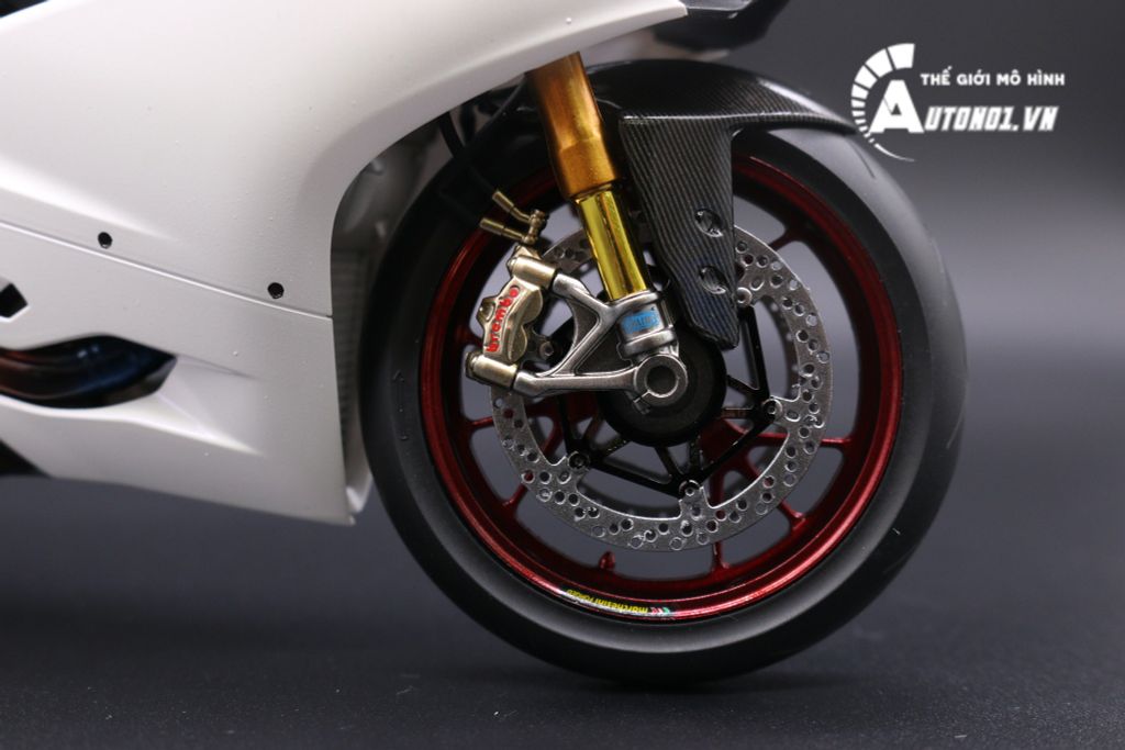 MÔ HÌNH SIÊU XE DUCATI 1199 PANIGALE WHITE PEARL CARBON LÊN NỒI KHÔ 1:12 TAMIYA D068