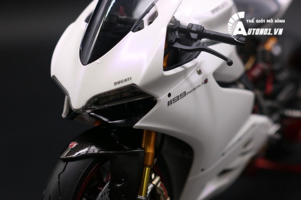 MÔ HÌNH SIÊU XE DUCATI 1199 PANIGALE WHITE PEARL CARBON LÊN NỒI KHÔ 1:12 TAMIYA D068