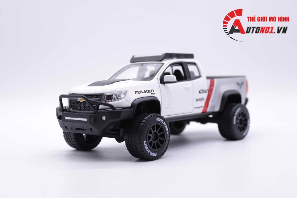 XE MÔ HÌNH CHEVROLET COLORADO ZR2 WHITE 1:27 MAISTO 5002