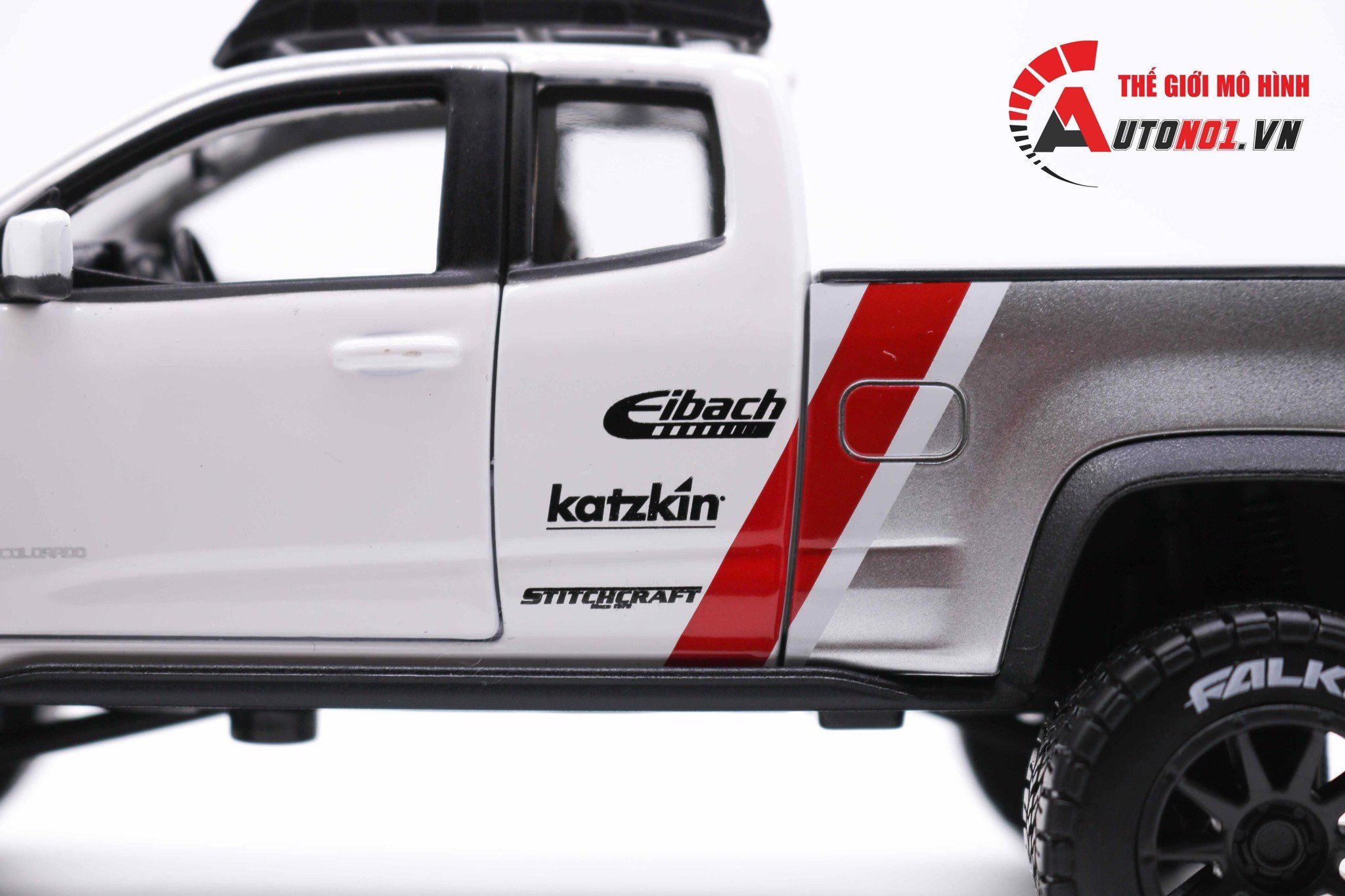  Mô hình xe Chevrolet Colorado Zr2 Design Off Road White 1:27 Maisto 5002 