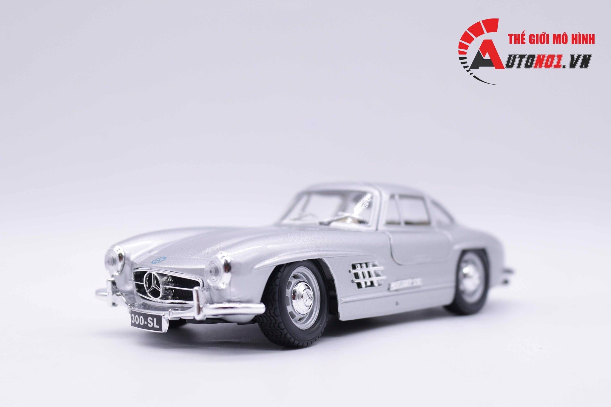  Mô hình Mercedes Benz 300SL 1954 Sliver Collegione đánh lái được full open 1:24 Bburago 3673 