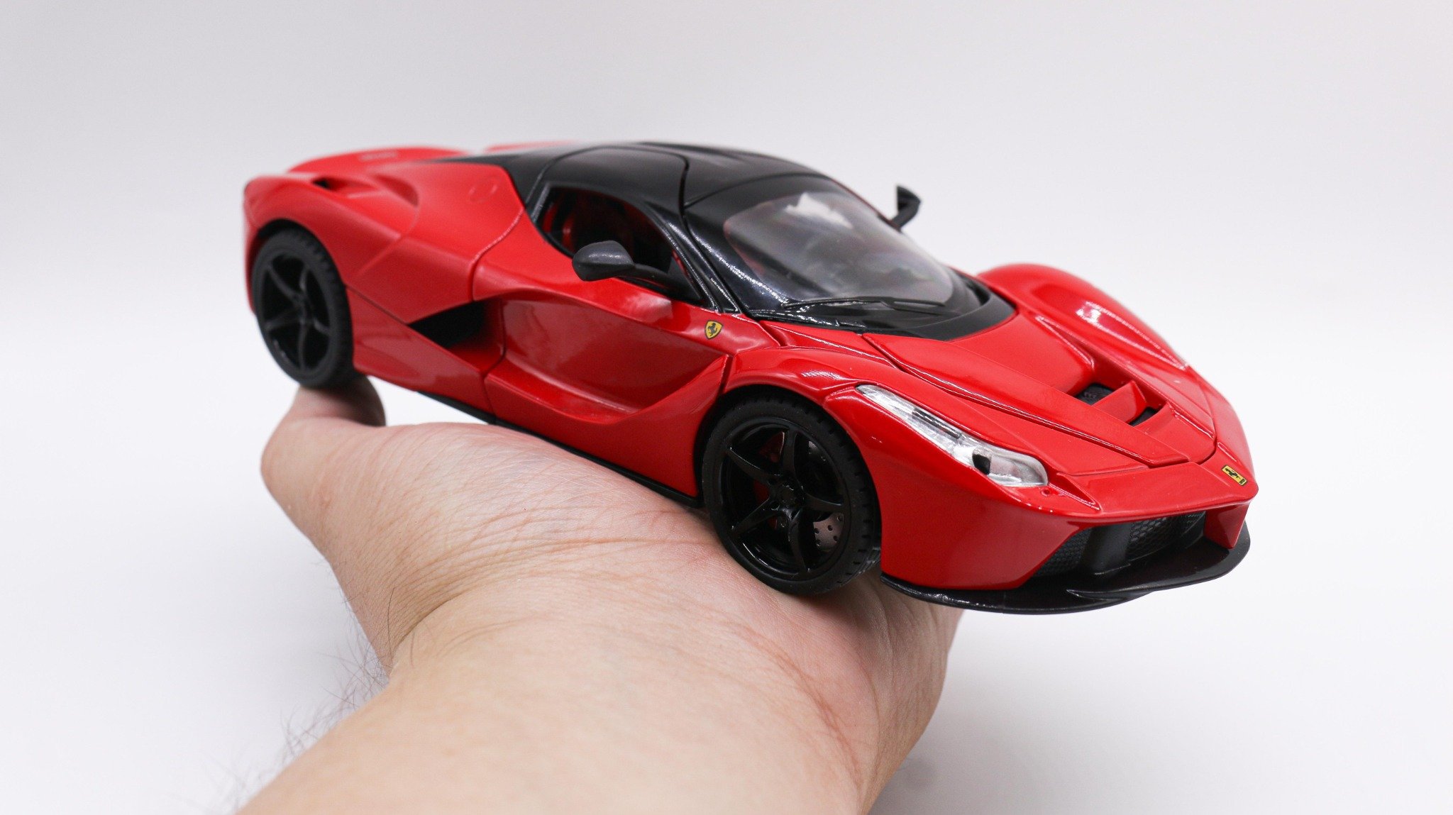  Mô hình xe Ferrari Laferrari Red full open có âm thanh đèn tỉ lệ 1:22 Jiaye Model OT356 