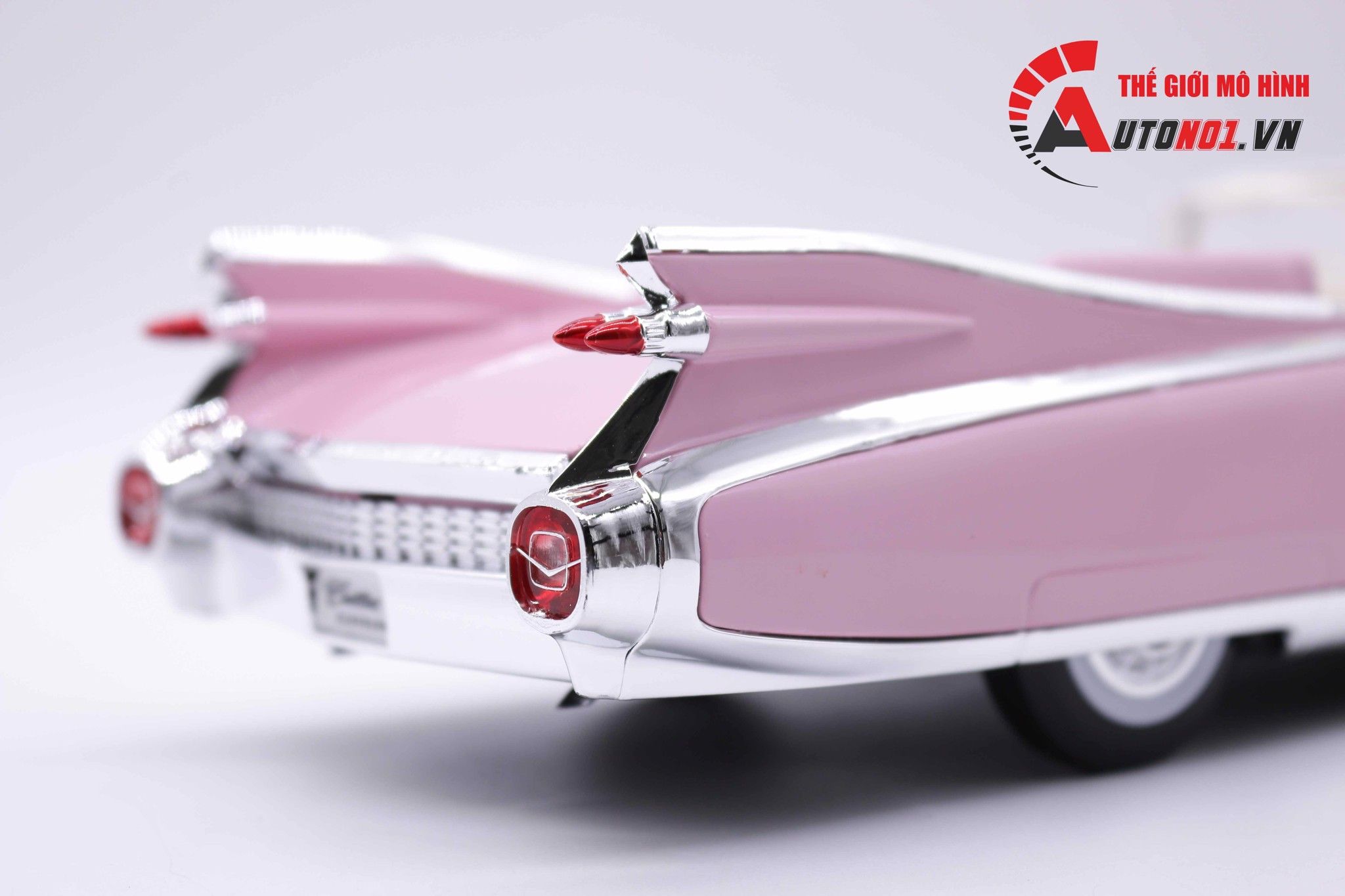  Xe mô hình Cadillac Eldorado Biarritz 1959 Pink 1:18 Maisto 3254 