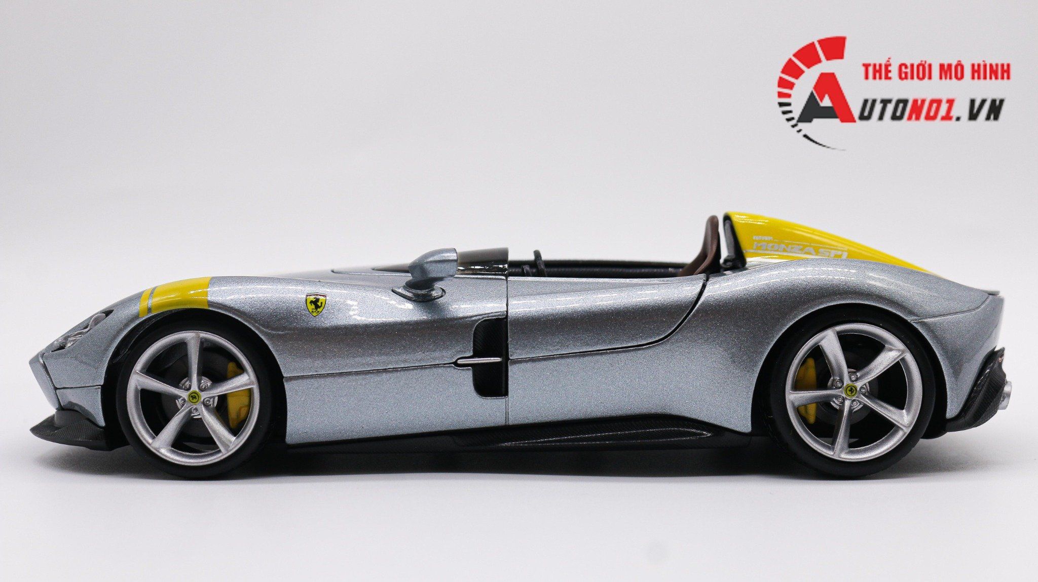  Mô hình xe Ferrari Monza Sp1 Sports đánh lái được full open 1:24 Bburago 7954 