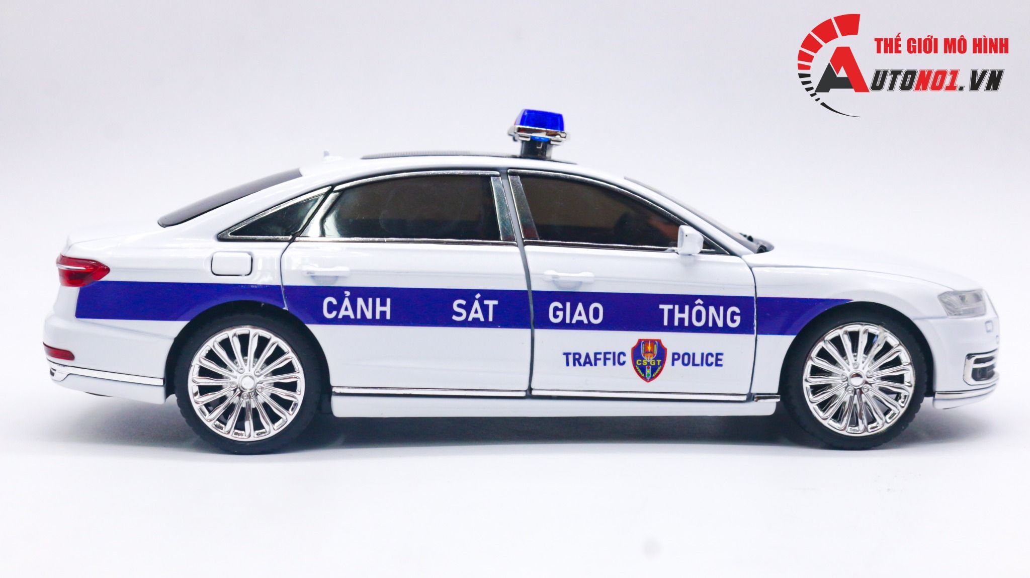  Mô hình xe độ Audi A8 CSGT full kính - full open 1:24 CheZhi Autono1 OT198 