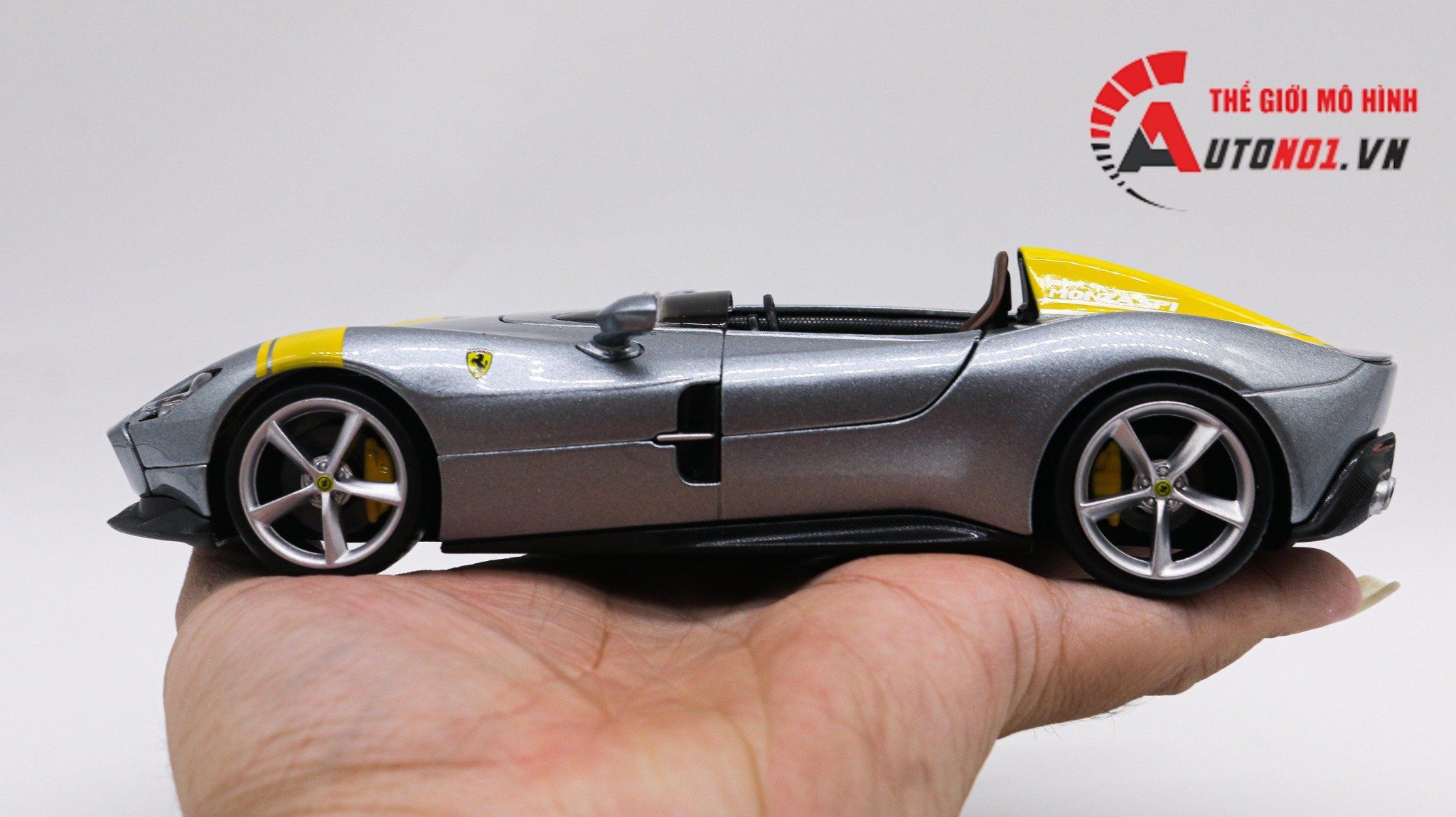  Mô hình xe Ferrari Monza Sp1 Sports đánh lái được full open 1:24 Bburago 7954 