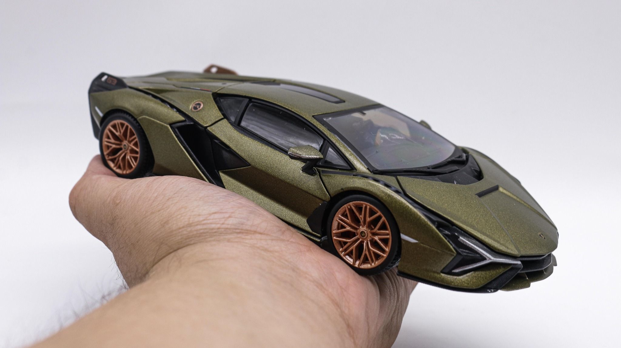  Mô hình xe Lamborghini Sian Fkp 37 Green đánh lái được full open 1:24 Bburago 7934 