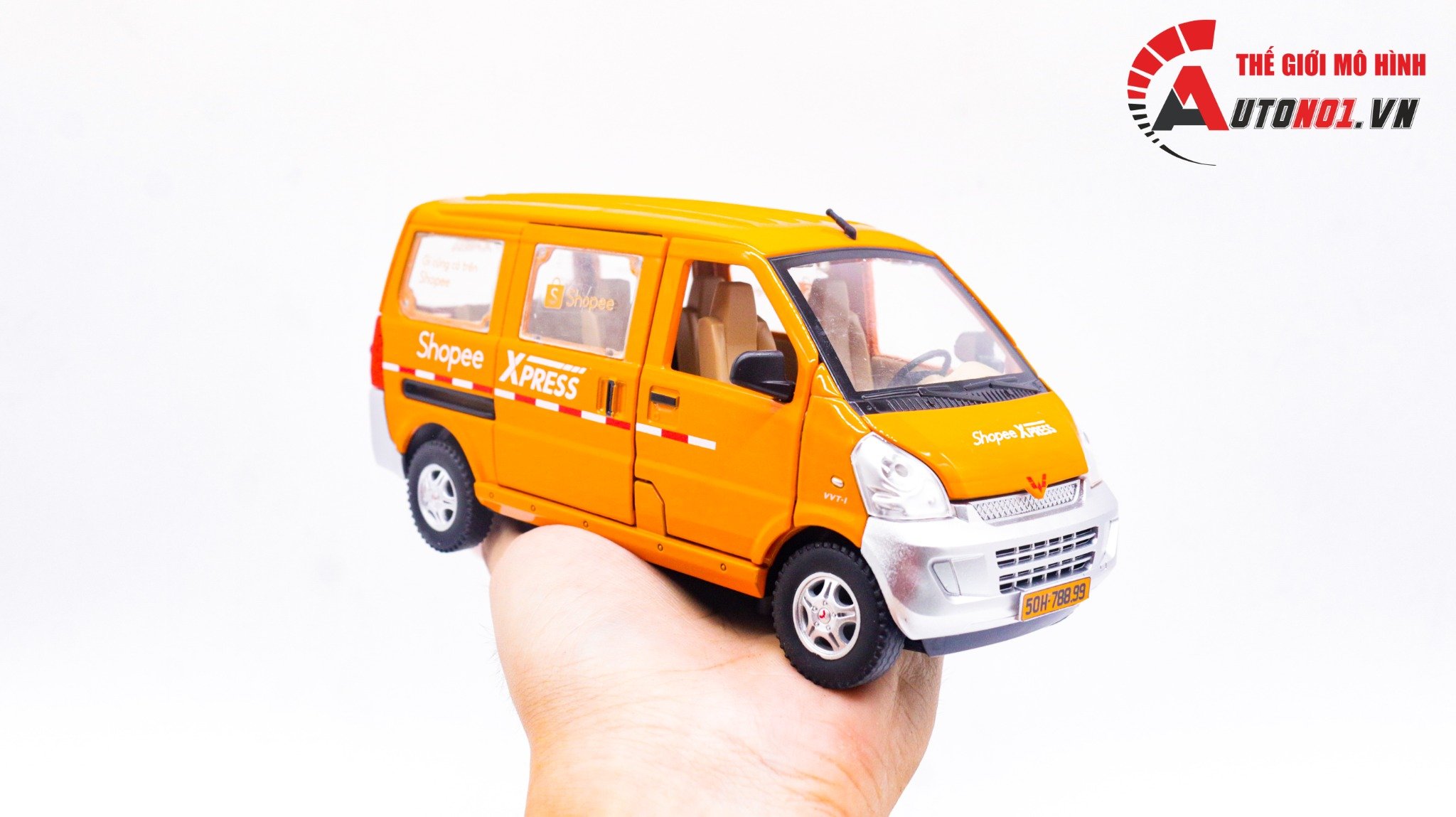  Mô hình xe dịch vụ vận chuyển độ tem Shopee Express full open có âm thanh-đèn tỉ lệ 1:24 Autono1 Jinlifiang OT206 