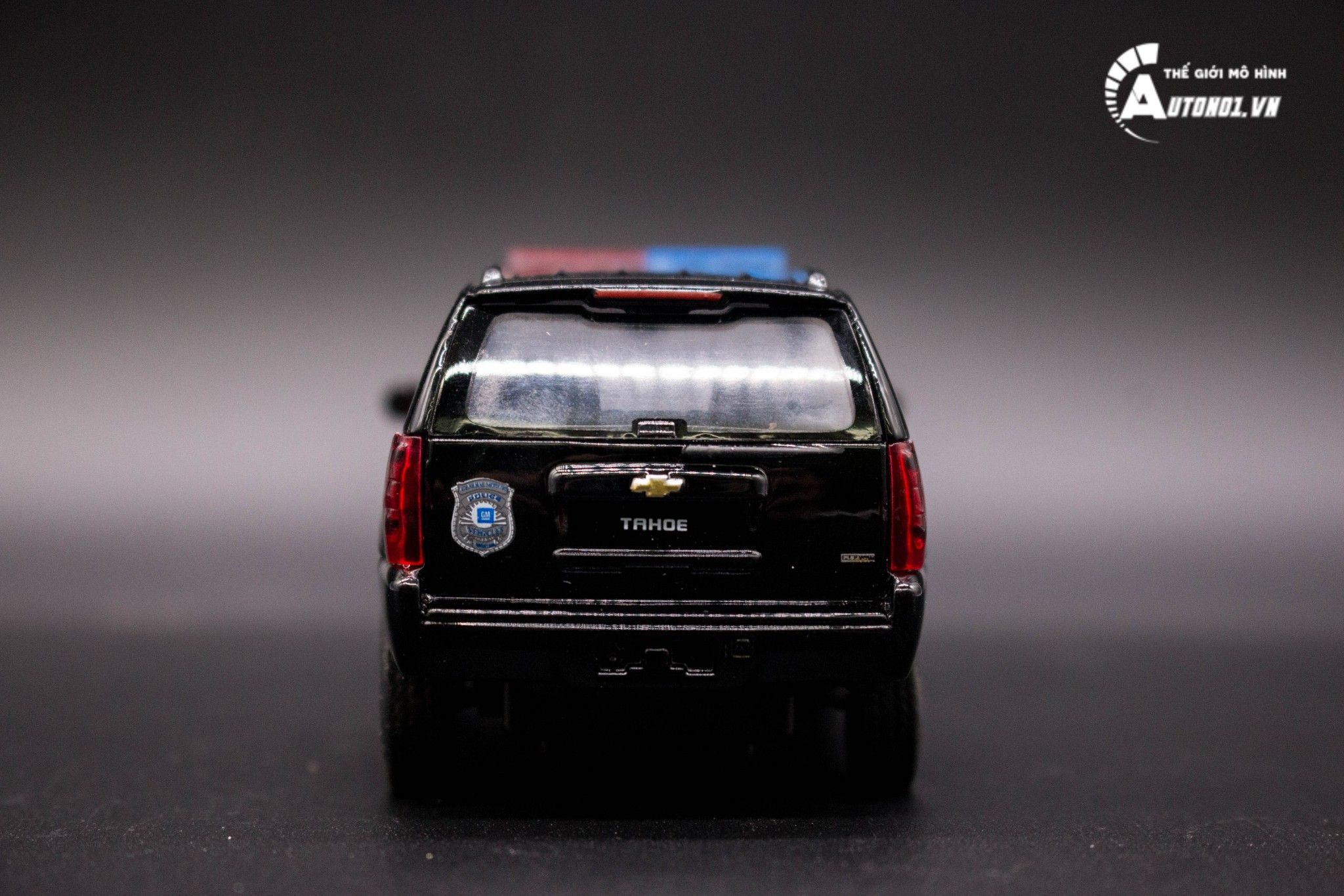  Mô hình xe Chevy Chevrolet Tahoe Police 2008 1:36 Welly OT012 