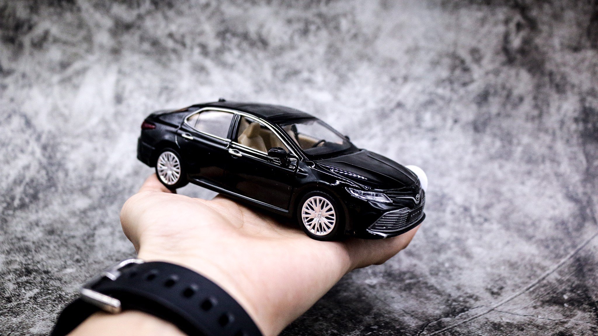 MÔ HÌNH XE SEDAN TOYOTA CAMRY 2019 BLACK 1:32 MSZ 6751