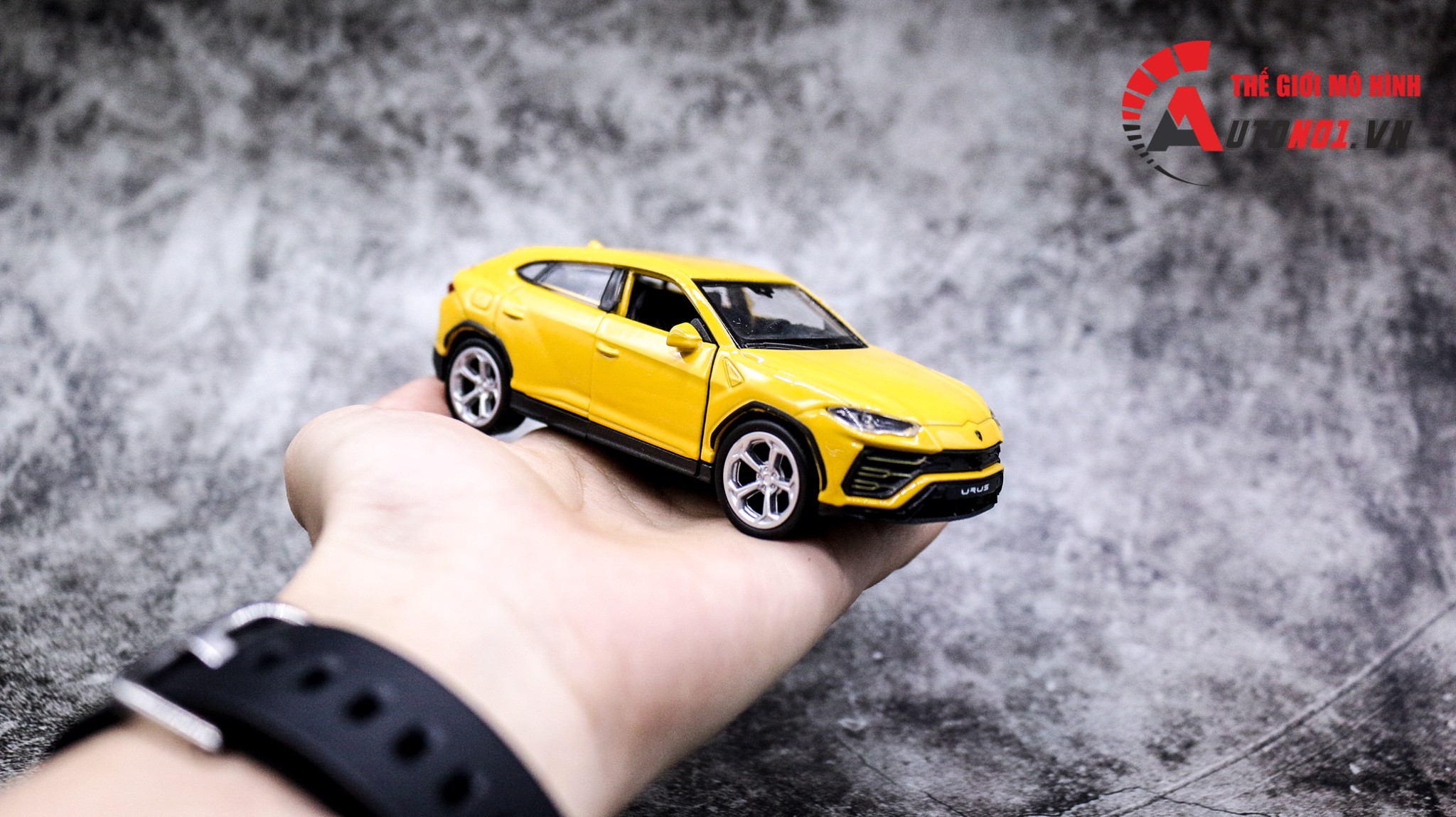  Mô hình xe Lamborghini Urus Yellow 1:36 Welly 6137 