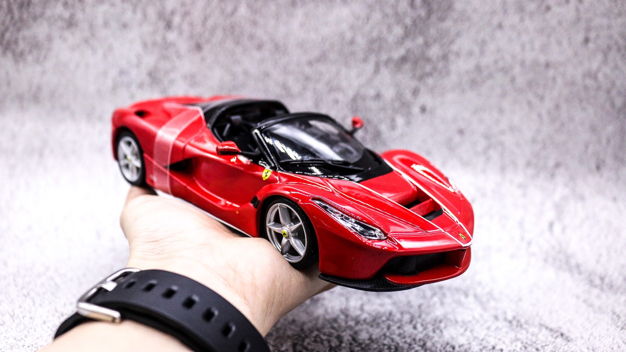  Mô hình xe Ferrari Laferrari Aperta Red 1:24 Bburago 4885 