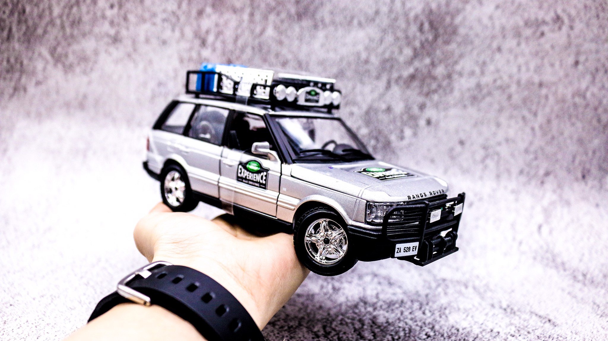  Mô hình xe Range Rover Expedition Silver Modelcar full open 1:24 Bburago OT615 