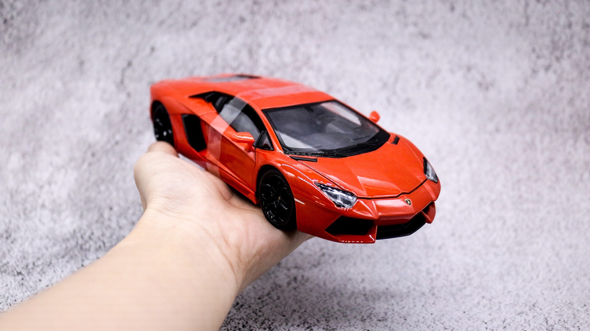  Mô hình xe Lamborghini Aventador Lp700-4 tỉ lệ 1:24 Welly OT24004 