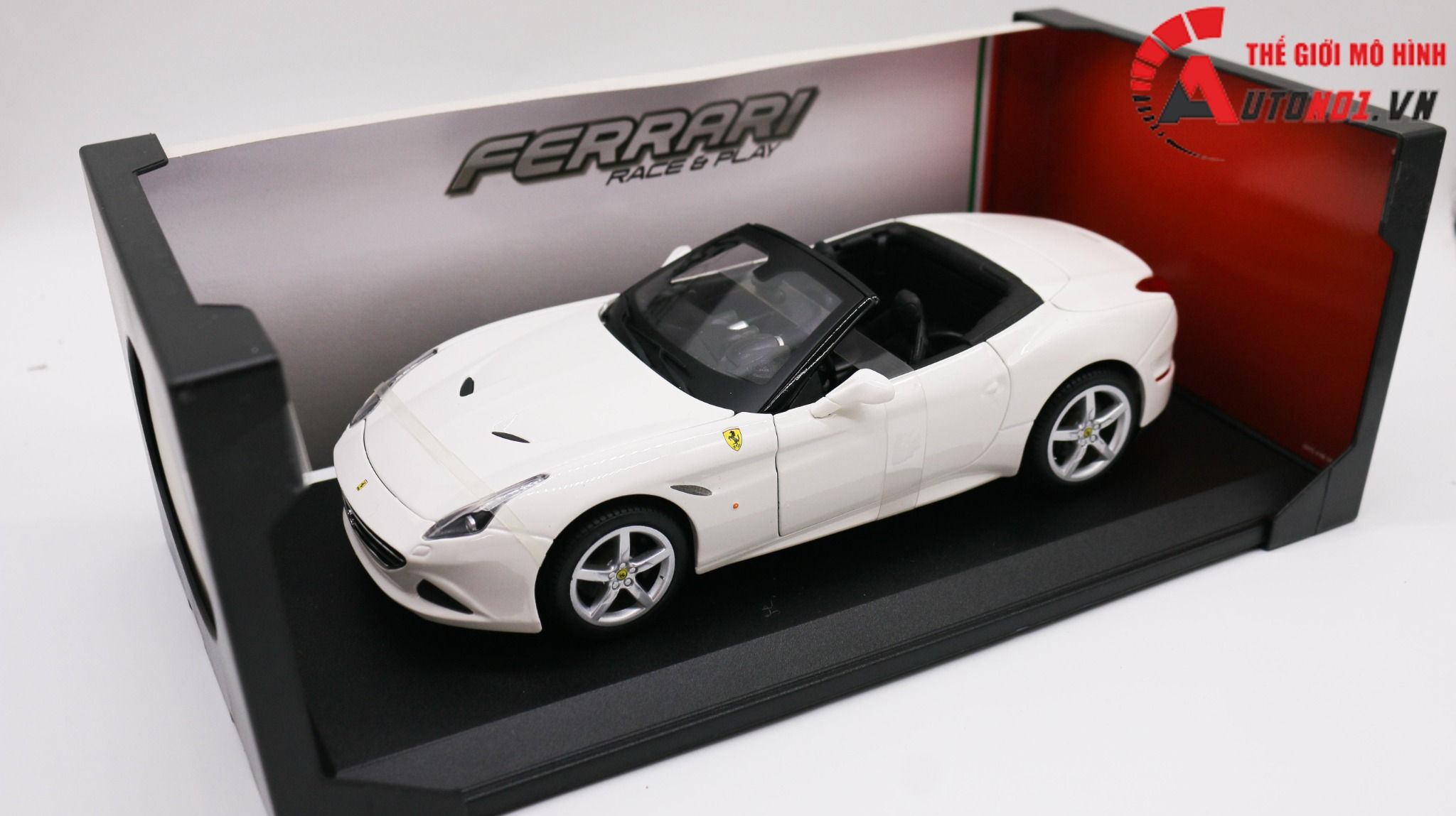  Xe mô hình Ferrari California T Open Top White 1:18 Bburago 1676 