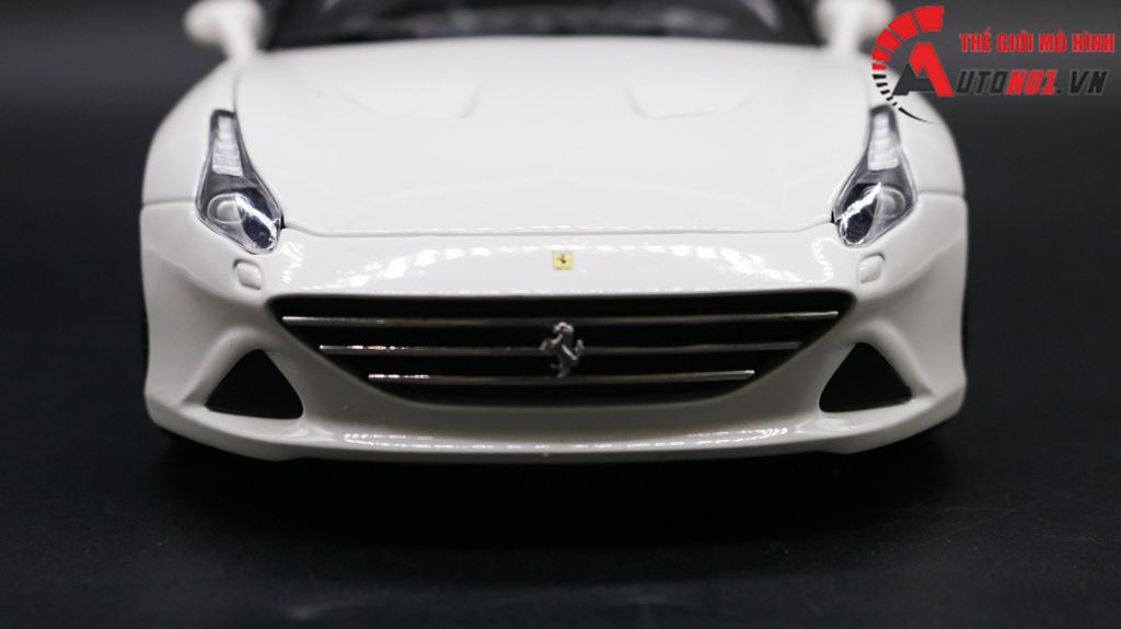 XE MÔ HÌNH FERRARI CALIFORNIA T OPEN TOP WHITE 1:18 BBURAGO 1676