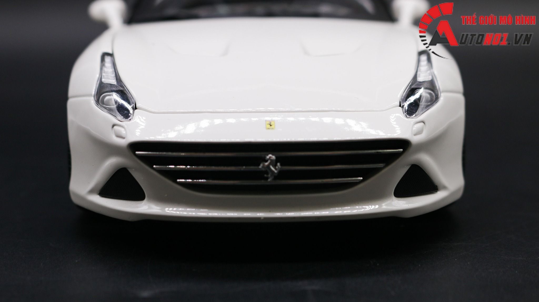  Xe mô hình Ferrari California T Open Top White 1:18 Bburago 1676 