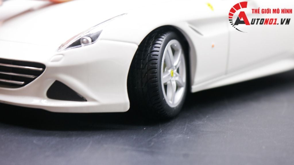 XE MÔ HÌNH FERRARI CALIFORNIA T OPEN TOP WHITE 1:18 BBURAGO 1676