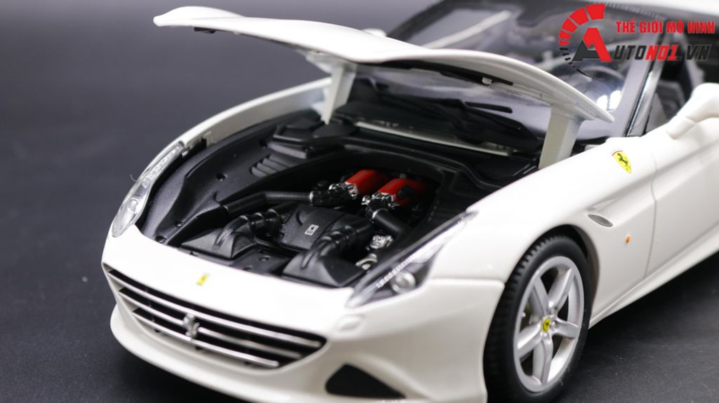 XE MÔ HÌNH FERRARI CALIFORNIA T OPEN TOP WHITE 1:18 BBURAGO 1676