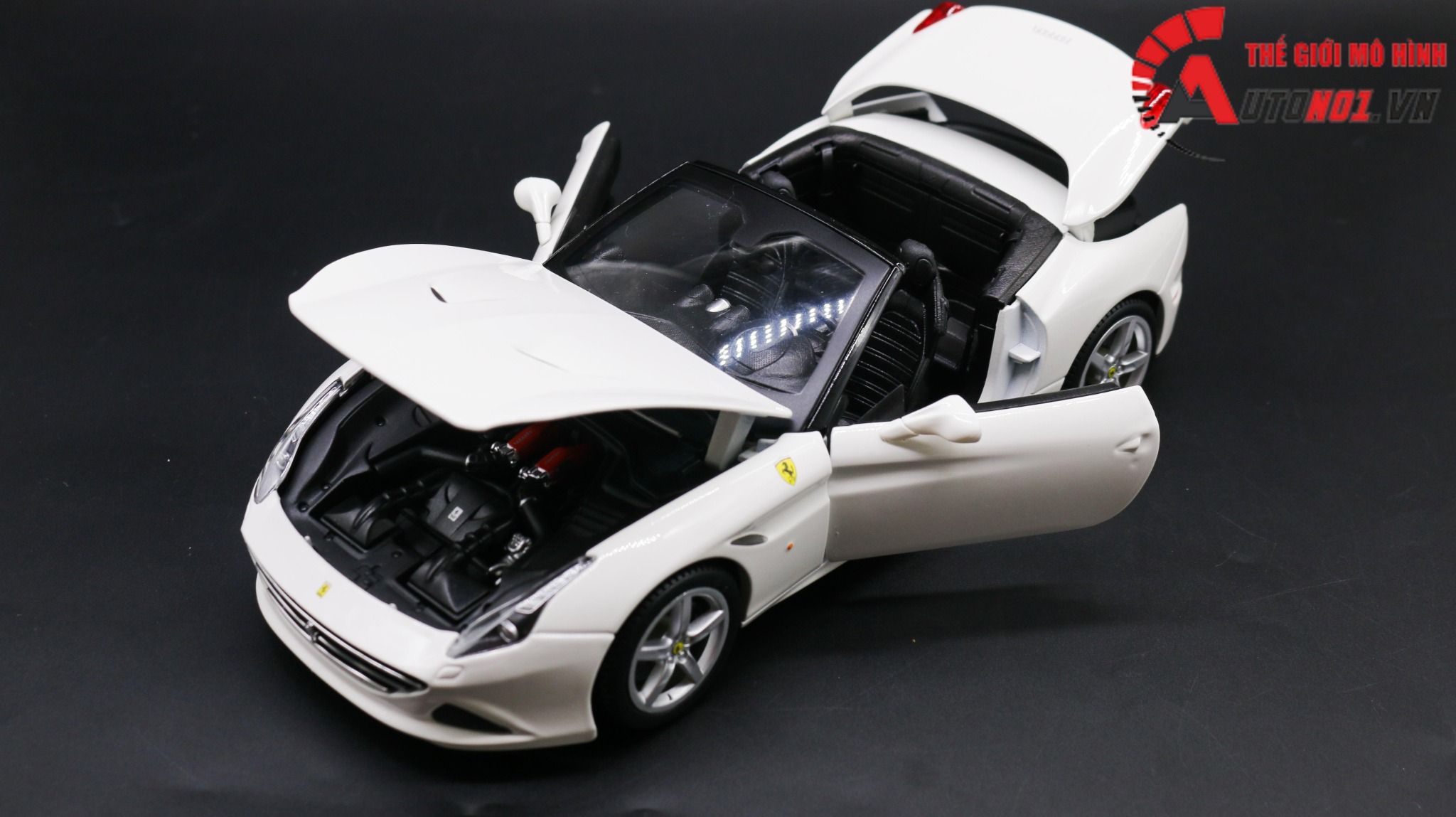  Xe mô hình Ferrari California T Open Top White 1:18 Bburago 1676 