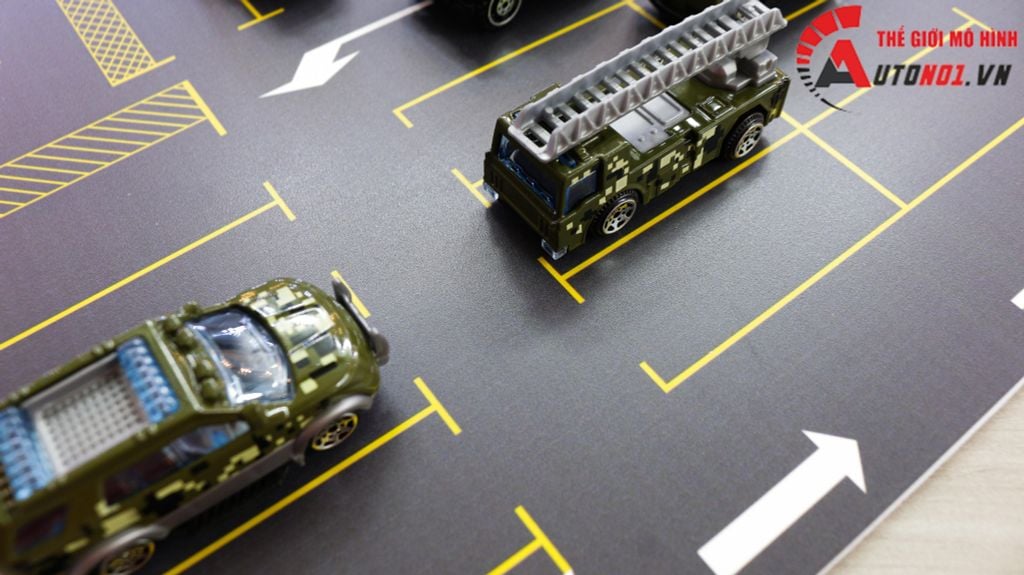 DIORAMA MẶT ĐƯỜNG - PARKING KÍCH THƯỚC 30X30 CM CHO Ô TÔ TỈ LỆ 1:64 AUTONO1 DR012A