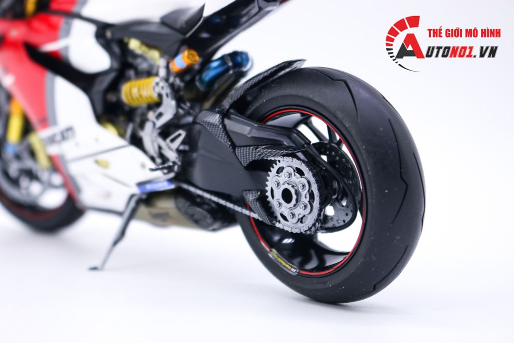 MÔ HÌNH DUCATI V4S CORSE CARBON 1:12 TAMIYA D100