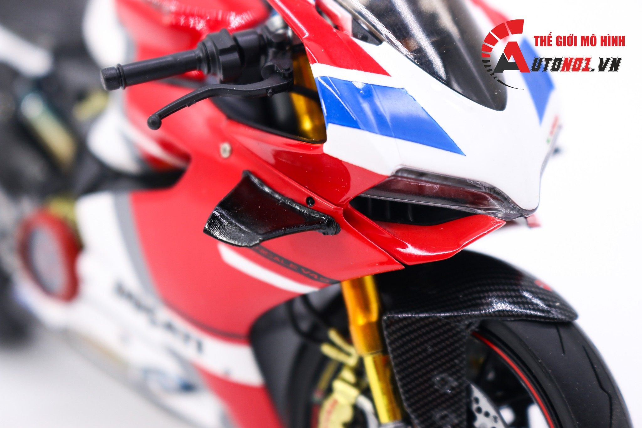  Mô hình xe cao cấp Ducati 1199 Corse Carbon 1:12 Tamiya D100 